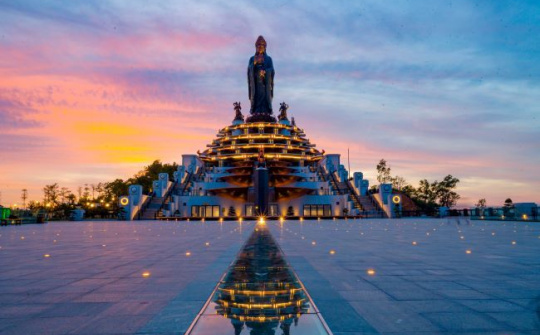 Núi Bà Đen - ngọn núi “cầu được ước thấy"