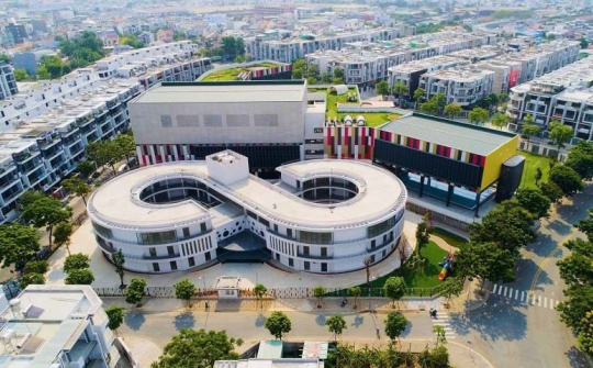 Ưu tiên nguồn lực đầu tư mới, nâng cấp, cải tạo trường học, cơ sở y tế