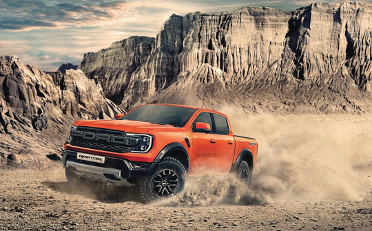 Ford Ranger Raptor thế hệ mới kết hợp khả năng vận hành off-road vượt trội