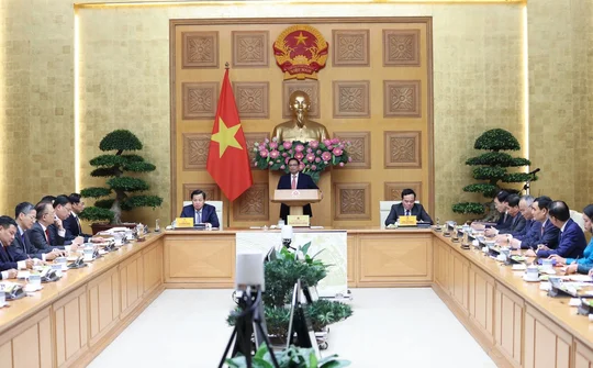 "Phục vụ phát triển đất nước là nhiệm vụ trung tâm" của công tác đối ngoại