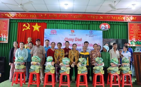 "Chia sẻ yêu thương và gieo lòng nhân ái" với người dân khó khăn Bình Phước