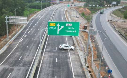 Cao tốc Cam Lộ - La Sơn vẫn chưa thi công hoàn trả đường địa phương và đường gom