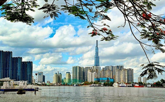 Xây dựng và phát triển Thành phố Hồ Chí Minh văn minh, hiện đại