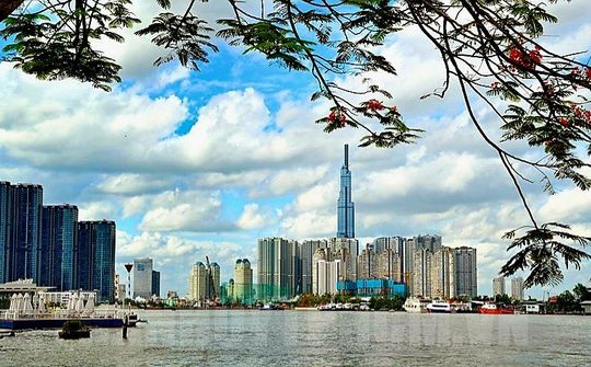 Xây dựng và phát triển Thành phố Hồ Chí Minh văn minh, hiện đại