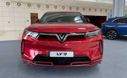 VinFast bàn giao hơn 900 ô tô điện trong tháng 3