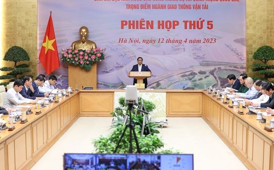 Đầu tư công là một trong những động lực quan trọng thúc đẩy tăng trưởng, trong đó có các công trình, dự án giao thông