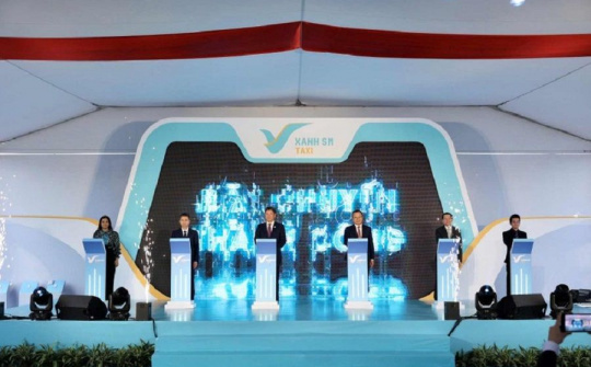 Khai trương hãng taxi thuần điện đầu tiên tại Việt Nam