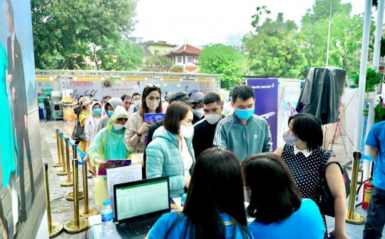 Vietnam Airlines Group đón hàng chục nghìn khách đến Hội chợ VITM Hà Nội 2023