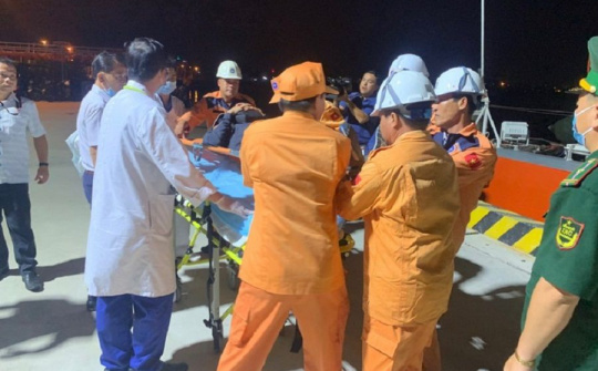 Cứu nạn thành công một thuyền viên Philippines trên vùng biển Khánh Hòa