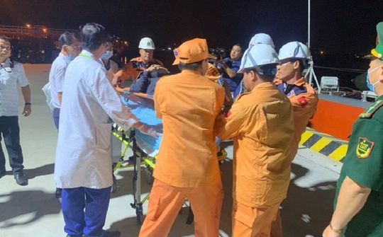 Cứu nạn thành công một thuyền viên Philippines trên vùng biển Khánh Hòa