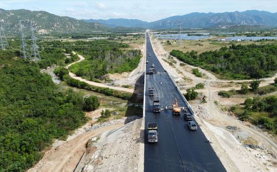 Thí điểm về tháo gỡ khó khăn cấp phép khai thác các mỏ đất đắp phục vụ dự án cao tốc Bắc - Nam đoạn Vĩnh Hảo - Phan Thiết