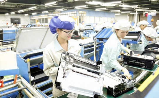 Tác động của đầu tư nước ngoài trong phát triển nguồn nhân lực chất lượng cao tại Việt Nam