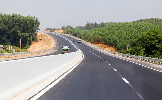 Thí điểm thưởng hợp đồng gói thầu xây lắp dự án giao thông