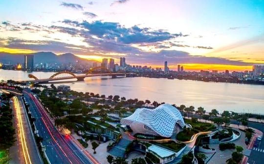 Xây dựng và bảo vệ Tổ Quốc: Mối quan hệ giữa ổn định và phát triển
