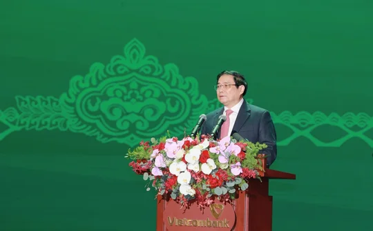 Vietcombank kỷ niệm 60 năm ngày thành lập và đón nhận danh hiệu Anh hùng Lao động
