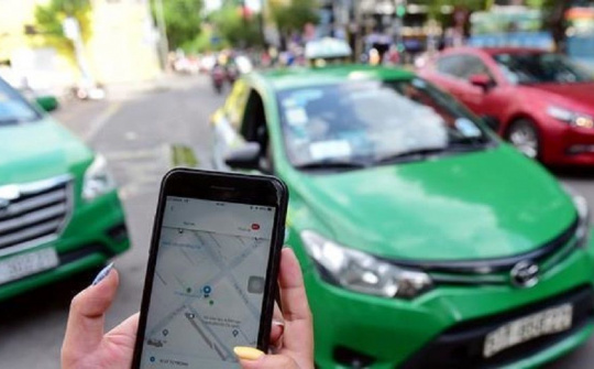 Taxi truyền thống vượt thách thức để phát triển bền vững