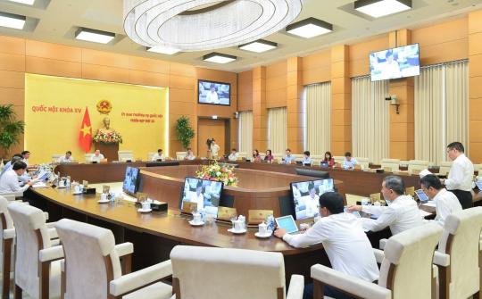 Điều chỉnh kịp thời chính sách, tháo gỡ khó khăn cho doanh nghiệp và người dân