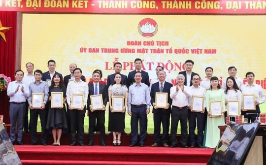 Tập đoàn T&T ủng hộ 5 tỷ đồng hỗ trợ làm nhà cho người nghèo tỉnh Điện Biên