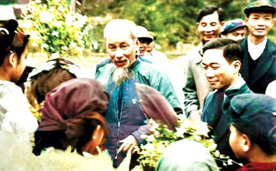 Nhận thức và thực hành văn hóa Hồ Chí Minh