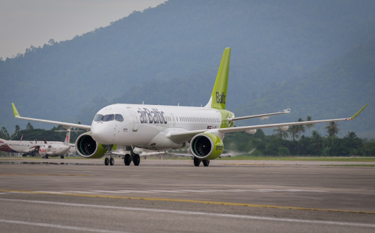 Máy bay A220 thế hệ mới nhất thực hiện bay trình diễn ở khu vực Đông Nam Á