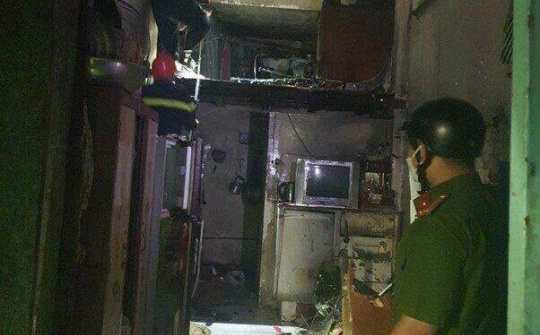 Kịp thời giải cứu người phụ nữ mắc kẹt trong đám cháy ở TP HCM