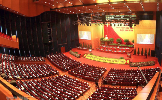 Nhận diện và phản bác quan điểm sai trái phủ nhận nguyên tắc tập trung dân chủ của Đảng