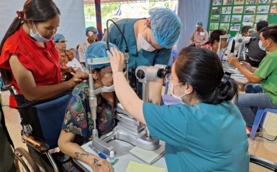 Chuyến công tác khám và mổ mắt từ thiện của đoàn trung tâm mắt SÀI GÒN HIKARI tại Tỉnh KAMPOT, Campuchia