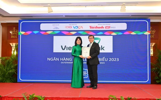 Vietcombank được trao 3 giải thưởng quan trọng tại diễn đàn Ngân hàng bán lẻ Việt Nam 2023