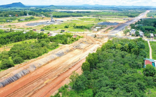 Cao tốc Chí Thạnh - Vân Phong gặp khó vì chậm bàn giao mặt bằng