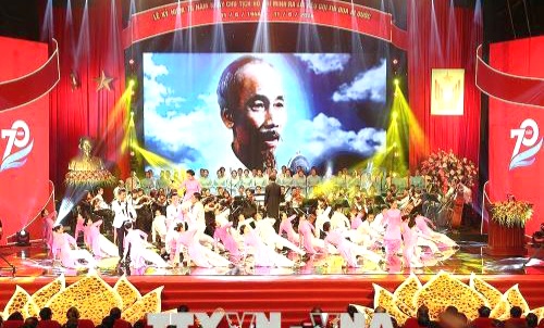 Phong trào thi đua ái quốc dưới góc nhìn của một nhà nghiên cứu về Chủ tịch Hồ Chí Minh