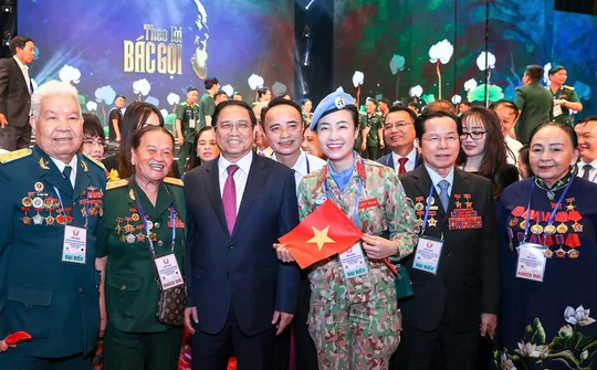 Thi đua là yêu nước, yêu nước thì phải thi đua, những người thi đua là những người yêu nước nhất