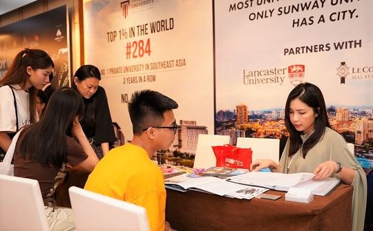 Tưng bừng Ngày hội giáo dục nhân dịp kỷ niệm 50 năm quan hệ ngoại giao Việt Nam và Malaysia