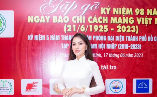 Á khôi Doanh nhân Tài sắc Việt Nam 2022 – Ánh Hồng đồng hành cùng báo chí