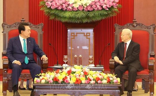 Tổng Bí thư Nguyễn Phú Trọng tiếp Tổng thống Hàn Quốc Yoon Suk Yeol