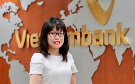 Phó Giám đốc Khối bán lẻ Vietcombank chia sẻ điều chỉnh phí dịch vụ và chiến lược mới