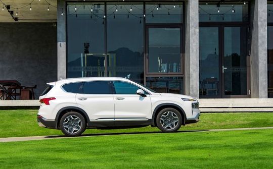 Hyundai Santa Fe Hybrid chính thức giới thiệu tại Việt Nam