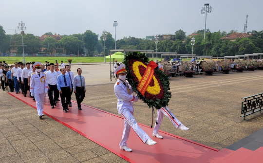 Lễ Báo công dâng Bác và Biểu dương Trí thức, Doanh nhân - Một sinh hoạt tư tưởng ý nghĩa của Tạp chí Việt Nam hội nhập