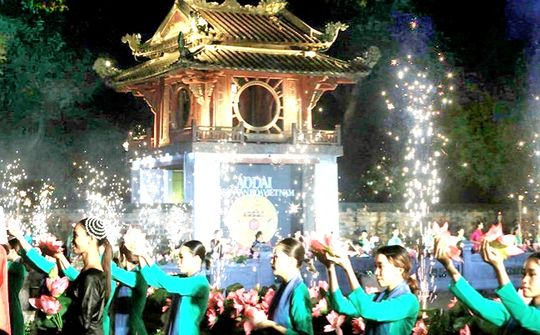 Về xây dựng hệ giá trị quốc gia, hệ giá trị văn hóa, hệ giá trị gia đình và hệ giá trị con người Việt Nam trong thực hiện hai nhiệm vụ chiến lược từ 1975 đến nay
