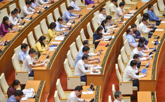 Nghiên cứu, xây dựng chính sách bảo vệ cán bộ sáng tạo, dám nghĩ, dám làm vì lợi ích chung