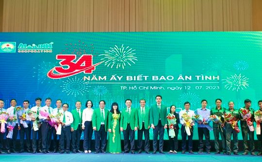 Mai Linh - 34 năm ấy biết bao ân tình