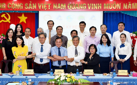 An Giang: 5 đơn vị ký kết phối hợp phát triển thanh toán không dùng tiền mặt