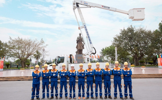 Công nhân Hotline - những chiến binh thầm lặng của Điện lực Nam Định