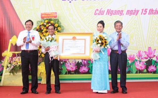 Trà Vinh: Cầu Ngang hân hoan đón nhận huyện đạt chuẩn nông thôn mới