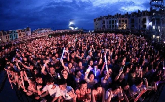 Charlie Puth và dàn sao Việt bùng cháy cùng âm nhạc đỉnh cao tại siêu đại nhạc hội 8Wonder