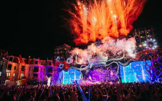 8Wonder – sân khấu đỉnh cao cho màn trình diễn thăng hoa của Charlie Puth