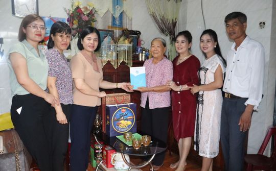 Tháng 7 linh thiêng về thăm mẹ Việt Nam Anh hùng