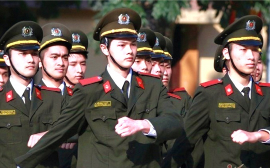 Hết lòng, hết sức phụng sự Tổ quốc, phục vụ Nhân dân