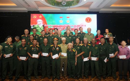 Giao lưu thương binh tiêu biểu và gia đình liệt sĩ nhân kỷ niệm Ngày 27/7