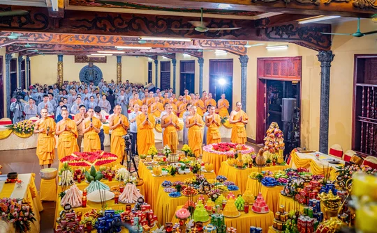 Lắng đọng lễ dâng đăng tri ân - cầu siêu anh hùng liệt sĩ