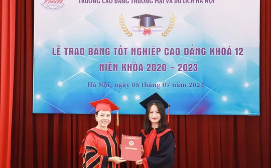 Trường Cao đẳng Thương mại và Du lịch Hà Nội vinh danh gần 500 cử nhân tại Lễ Tốt nghiệp năm 2023